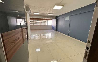 Bayraklı Adalet Mahallesi Avcılar Office de 1+0 Kiralık Ofis
