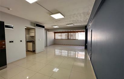 Bayraklı Adalet Mahallesi Avcılar Office de 1+0 Kiralık Ofis