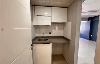 Bayraklı Adalet Mahallesi Avcılar Office de 1+0 Kiralık Ofis