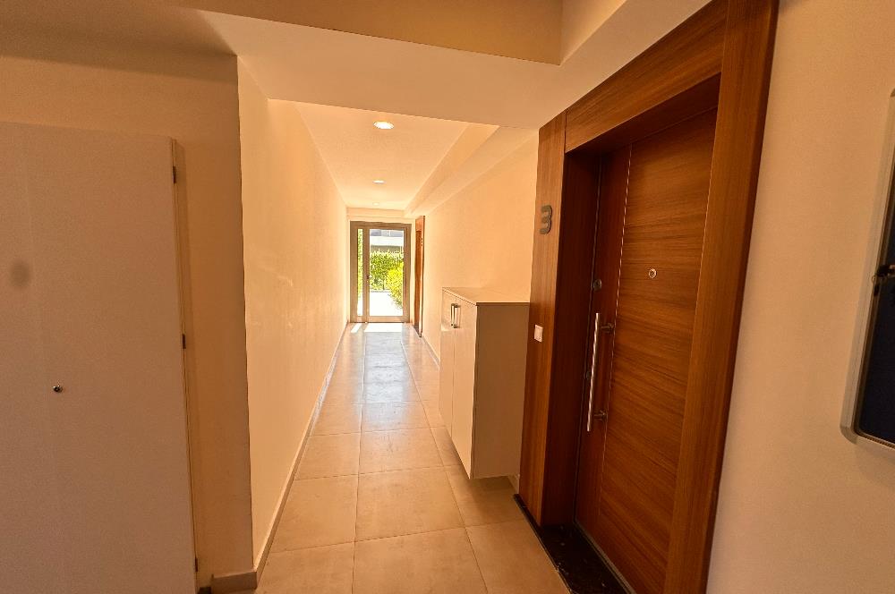 Çeşme Reisdere Loca Sitesinde Havuz Yanı Bahçeli Full Eşyalı 1+1 