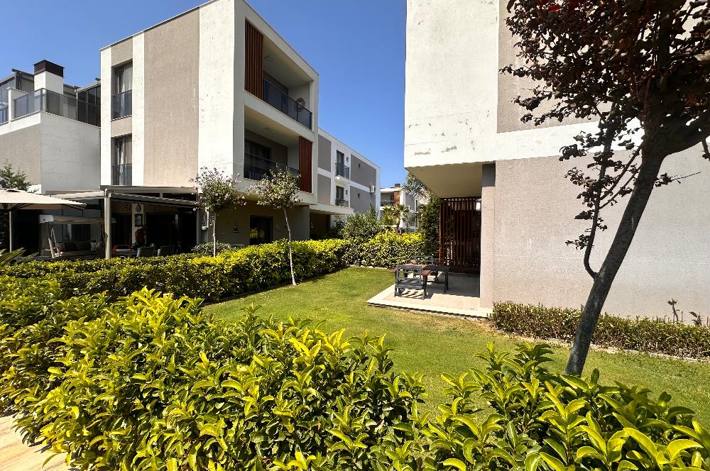 Çeşme Reisdere Loca Sitesinde Havuz Yanı Bahçeli Full Eşyalı 1+1 