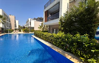 Çeşme Reisdere Loca Sitesinde Havuz Yanı Bahçeli Full Eşyalı 1+1 