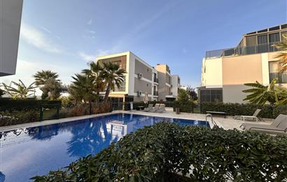 Çeşme Reisdere Loca Sitesinde Havuz Yanı Bahçeli Full Eşyalı 1+1 