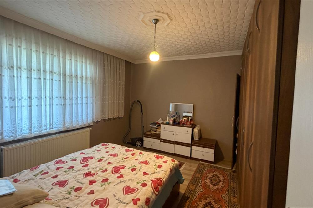 İZMİT SANAYİDE SATILIK KOMPLE BİNA 426m2 ARSA İÇİNDE 3ADET DAİRE