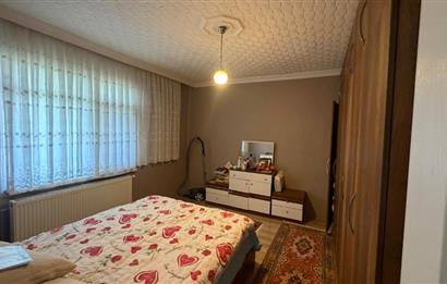 İZMİT SANAYİDE SATILIK KOMPLE BİNA 426m2 ARSA İÇİNDE 3ADET DAİRE