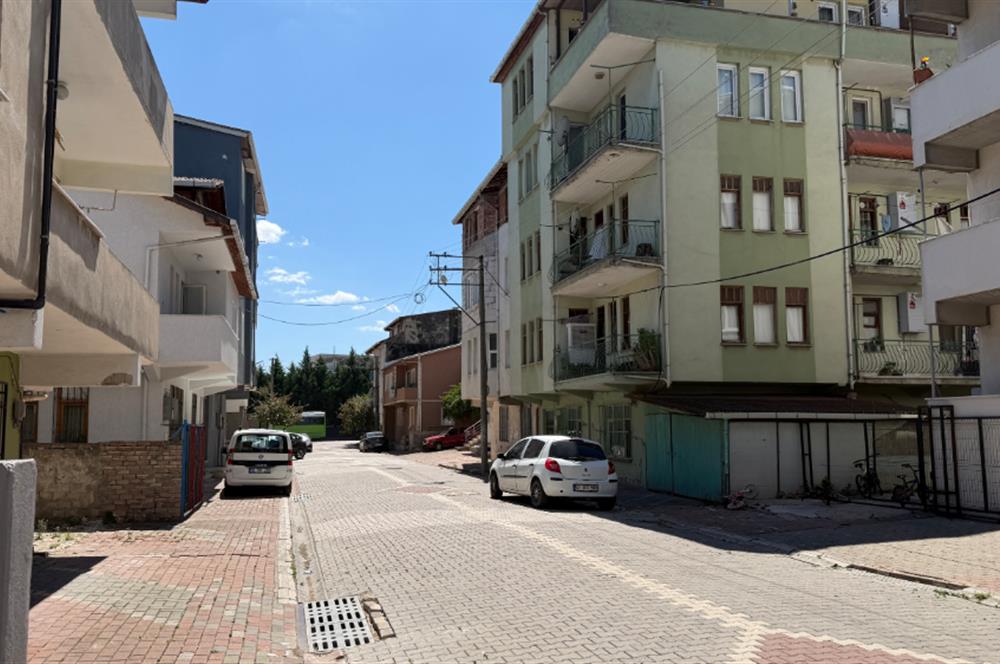 İZMİT SANAYİDE SATILIK KOMPLE BİNA 426m2 ARSA İÇİNDE 3ADET DAİRE