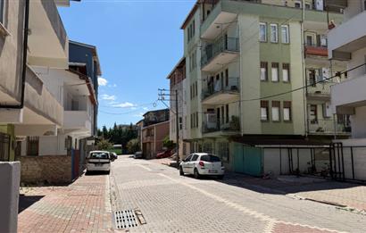 İZMİT SANAYİDE SATILIK KOMPLE BİNA 426m2 ARSA İÇİNDE 3ADET DAİRE