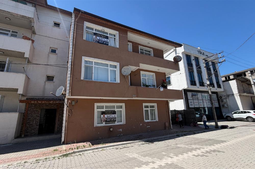 İZMİT SANAYİDE SATILIK KOMPLE BİNA 426m2 ARSA İÇİNDE 3ADET DAİRE