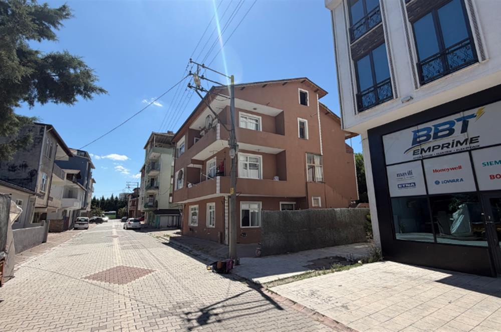 İZMİT SANAYİDE SATILIK KOMPLE BİNA 426m2 ARSA İÇİNDE 3ADET DAİRE
