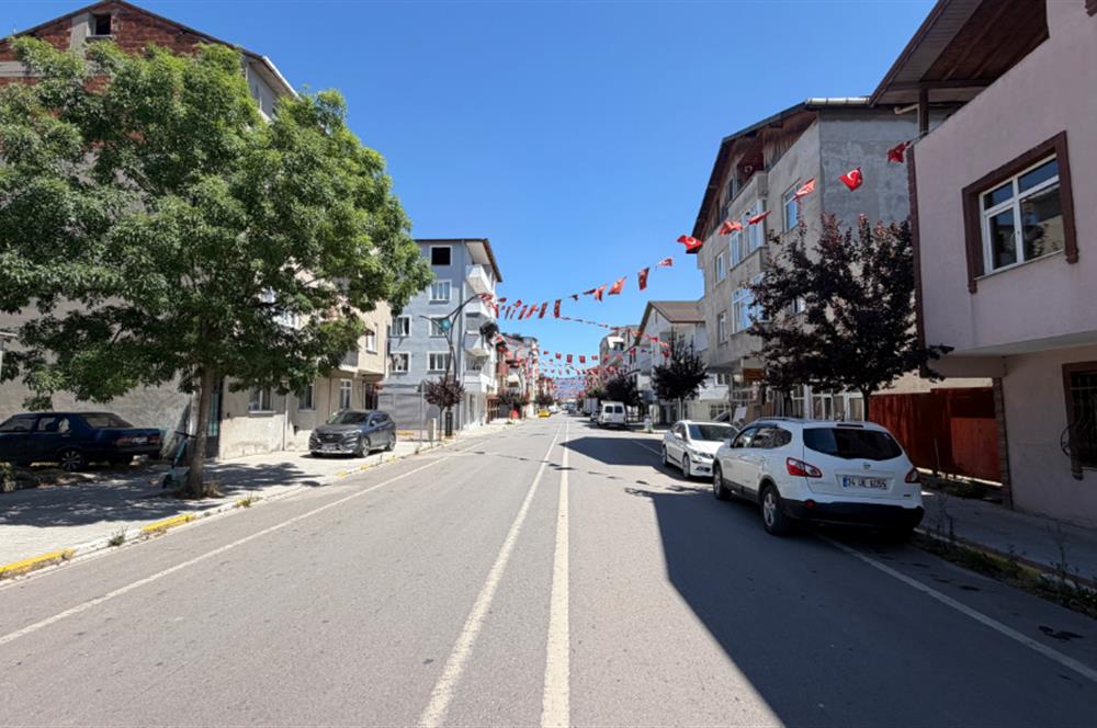 İZMİT SANAYİDE SATILIK KOMPLE BİNA 426m2 ARSA İÇİNDE 3ADET DAİRE