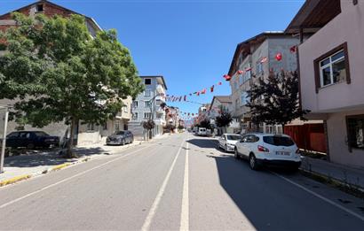 İZMİT SANAYİDE SATILIK KOMPLE BİNA 426m2 ARSA İÇİNDE 3ADET DAİRE