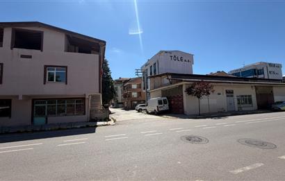 İZMİT SANAYİDE SATILIK KOMPLE BİNA 426m2 ARSA İÇİNDE 3ADET DAİRE