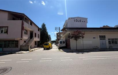 İZMİT SANAYİDE SATILIK KOMPLE BİNA 426m2 ARSA İÇİNDE 3ADET DAİRE