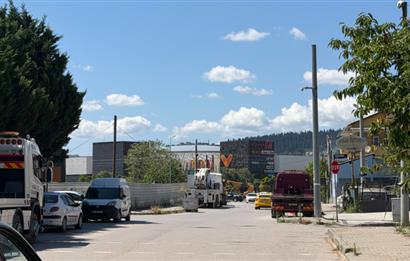 İZMİT SANAYİDE SATILIK KOMPLE BİNA 426m2 ARSA İÇİNDE 3ADET DAİRE