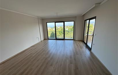 Adli tıp kurumuna yakın Yalıncak ta manzaralı ferah daire