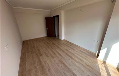 Adli tıp kurumuna yakın Yalıncak ta manzaralı ferah daire