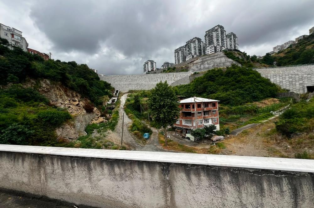 C21 UZMAN DA DEĞİRMENDERE DE KONUM AVANTAJLI KOMPLE SATILIK BİNA