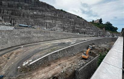 C21 UZMAN DA DEĞİRMENDERE DE KONUM AVANTAJLI KOMPLE SATILIK BİNA
