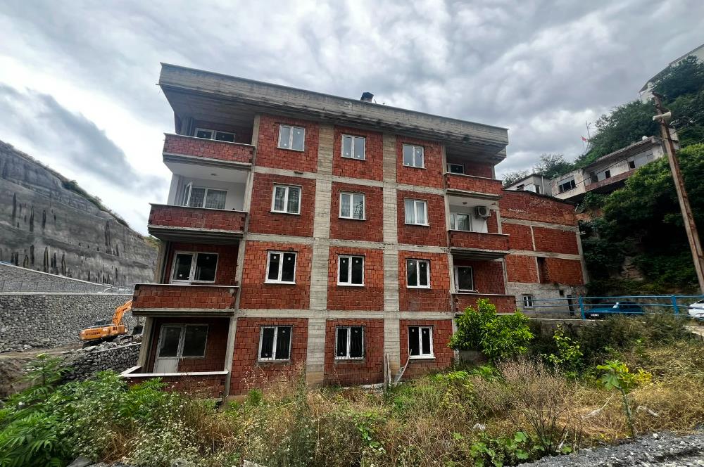 C21 UZMAN DA DEĞİRMENDERE DE KONUM AVANTAJLI KOMPLE SATILIK BİNA