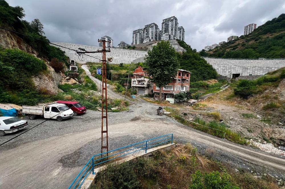 C21 UZMAN DA DEĞİRMENDERE DE KONUM AVANTAJLI KOMPLE SATILIK BİNA