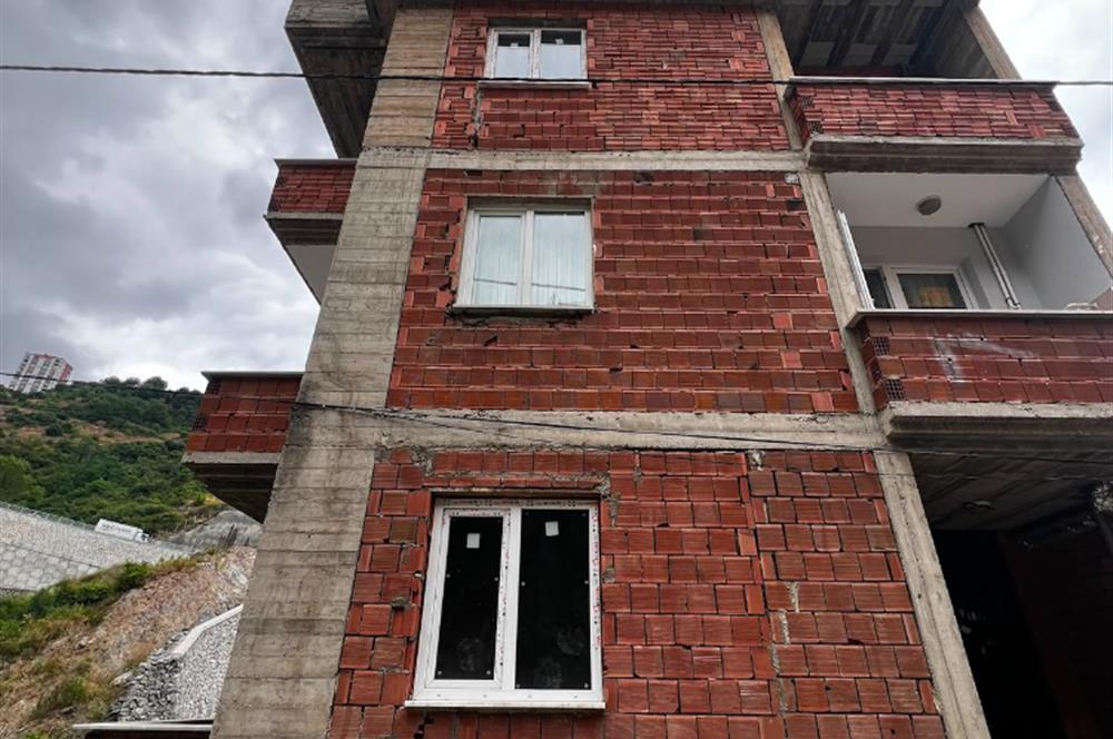 C21 UZMAN DA DEĞİRMENDERE DE KONUM AVANTAJLI KOMPLE SATILIK BİNA