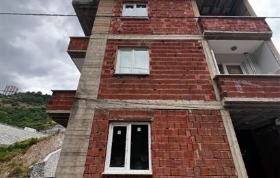 C21 UZMAN DA DEĞİRMENDERE DE KONUM AVANTAJLI KOMPLE SATILIK BİNA