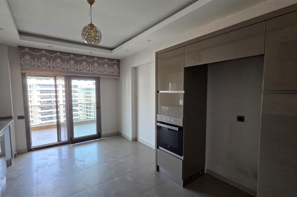 C21 LOFT'TAN ŞEMİKLER MAHALLESİ HAVUZLU SİTEDE 3+1 KİRALIK DAİRE