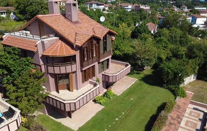 Çatalca Yalıköy Doğa Evleri'nde Yenilenmiş Villa
