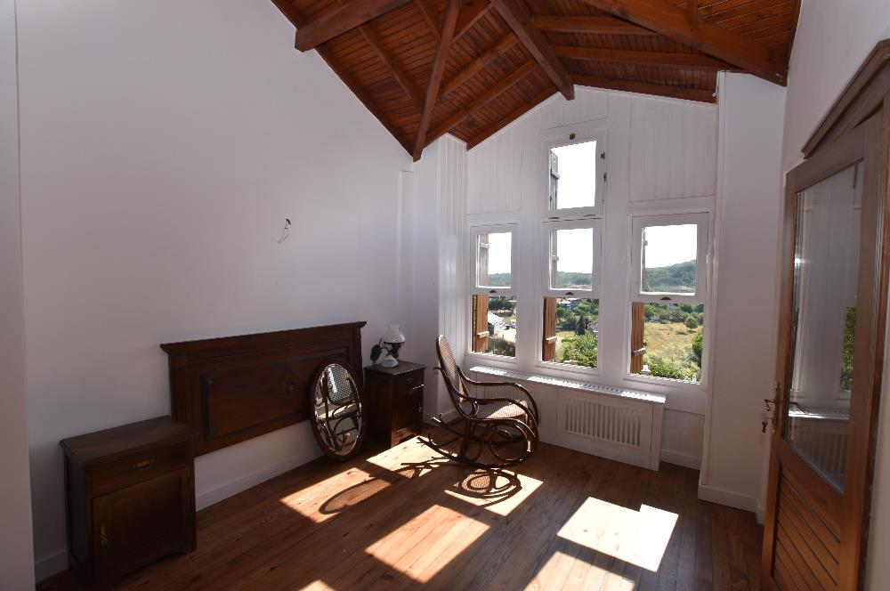 Çatalca Yalıköy Doğa Evleri'nde Yenilenmiş Villa