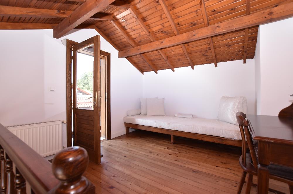 Çatalca Yalıköy Doğa Evleri'nde Yenilenmiş Villa