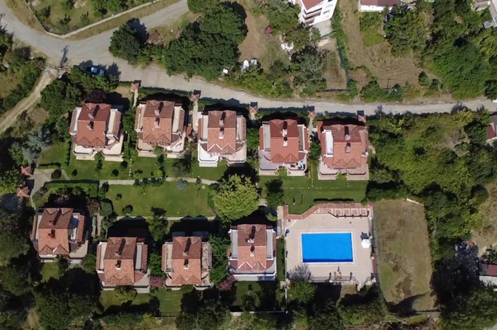 Çatalca Yalıköy Doğa Evleri'nde Yenilenmiş Villa