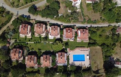 Çatalca Yalıköy Doğa Evleri'nde Yenilenmiş Villa