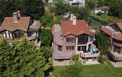 Çatalca Yalıköy Doğa Evleri'nde Yenilenmiş Villa