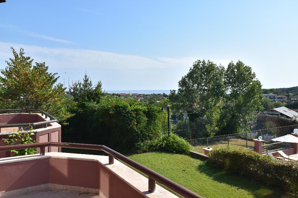 Çatalca Yalıköy Doğa Evleri'nde Yenilenmiş Villa