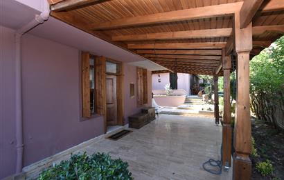 Çatalca Yalıköy Doğa Evleri'nde Yenilenmiş Villa