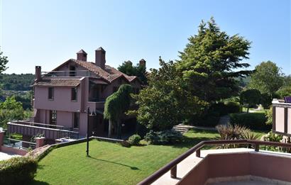 Çatalca Yalıköy Doğa Evleri'nde Yenilenmiş Villa