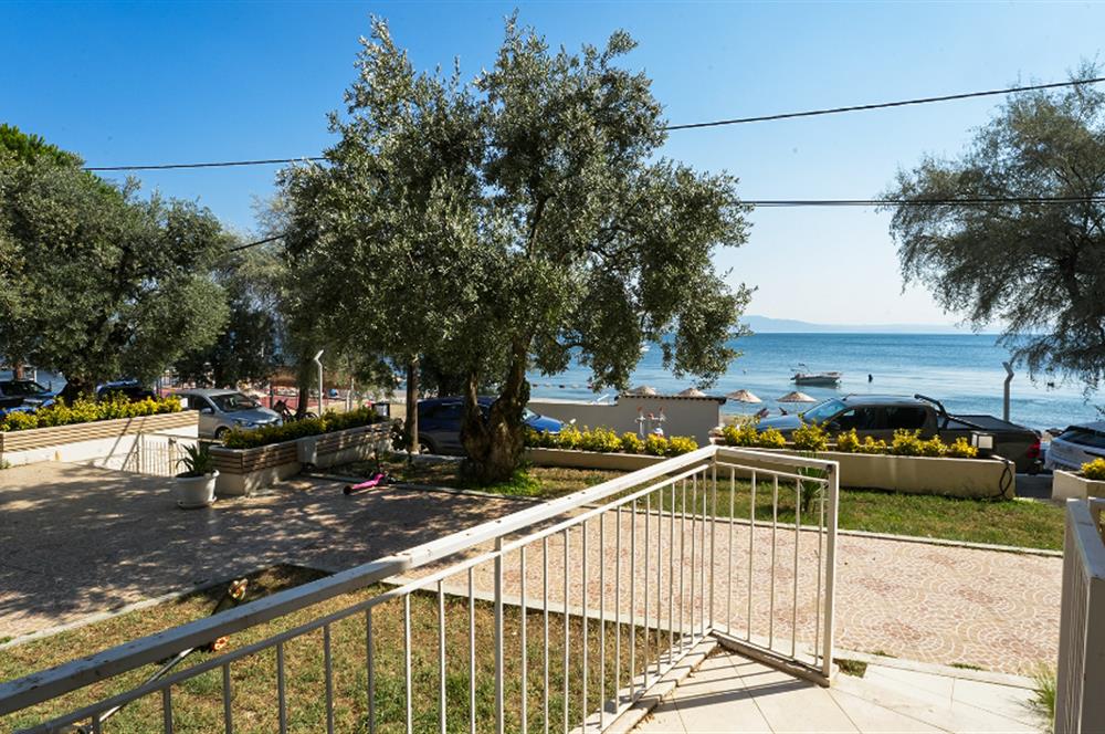 C21 Cius; Oba Sitesinde Denize Sıfır 2+1 Bahçe Katı Yazlık