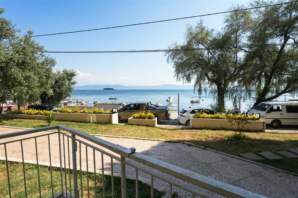 C21 Cius; Oba Sitesinde Denize Sıfır 2+1 Bahçe Katı Yazlık