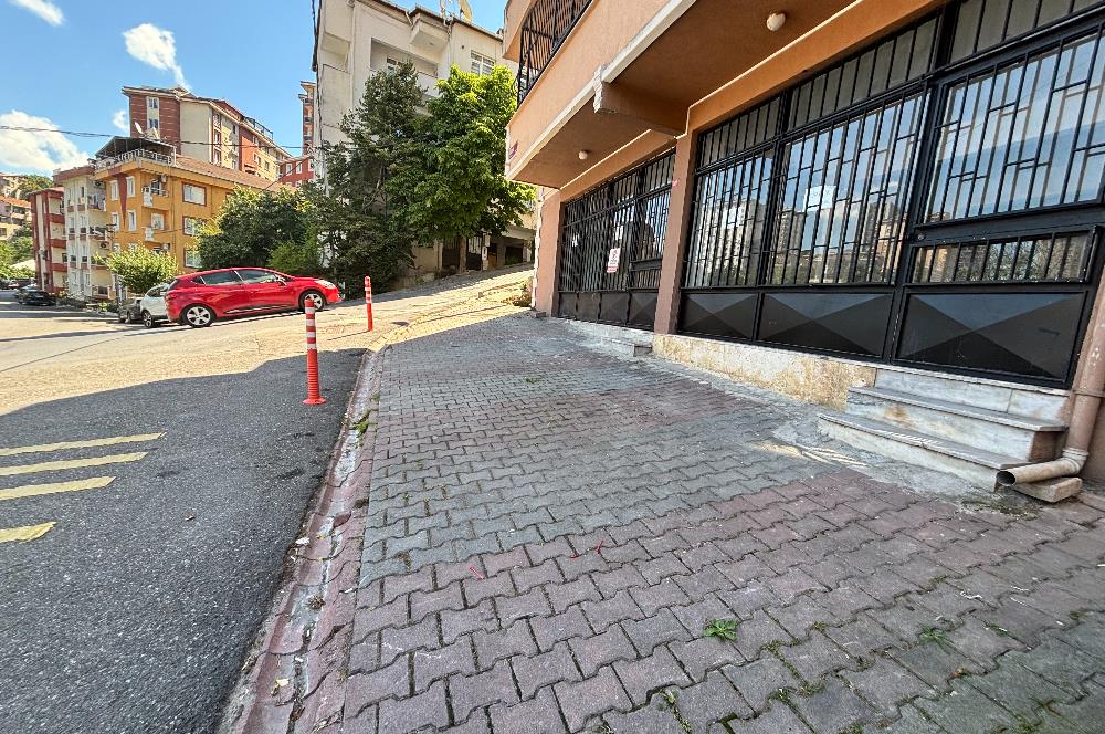 ARMAĞANEVLER FİNANS MERKEZİNE YAKIN KİRALIK DÜKKAN