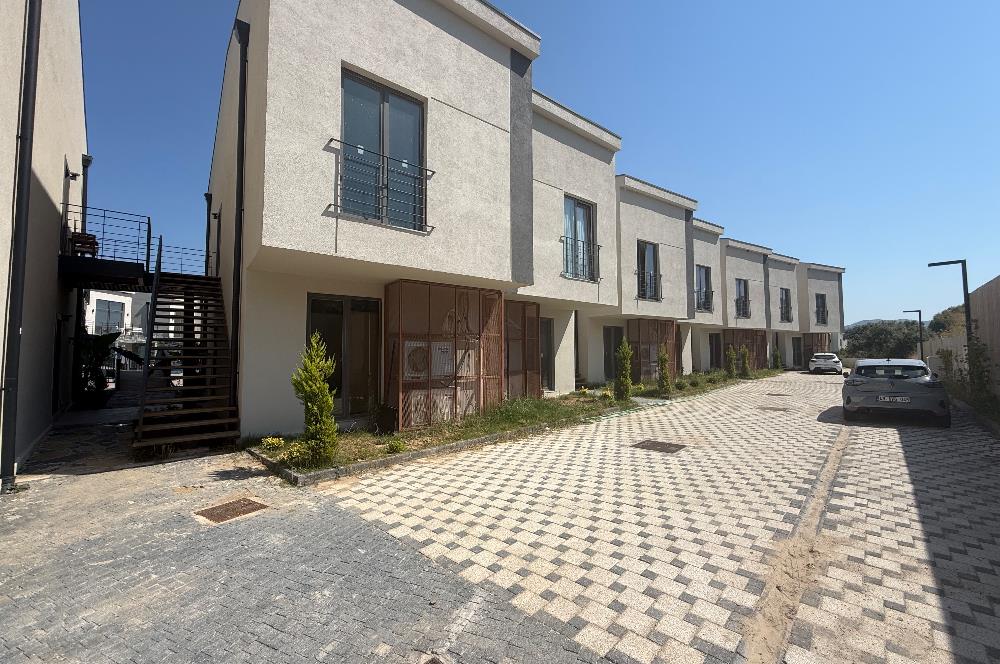 Balkonunuzdan Havuza Girebileceğiniz Eşsiz Mimari Venedik Projesinde Oturuma Hazır Vadeli Ödemeli Seçenekleriyle Residance Daire