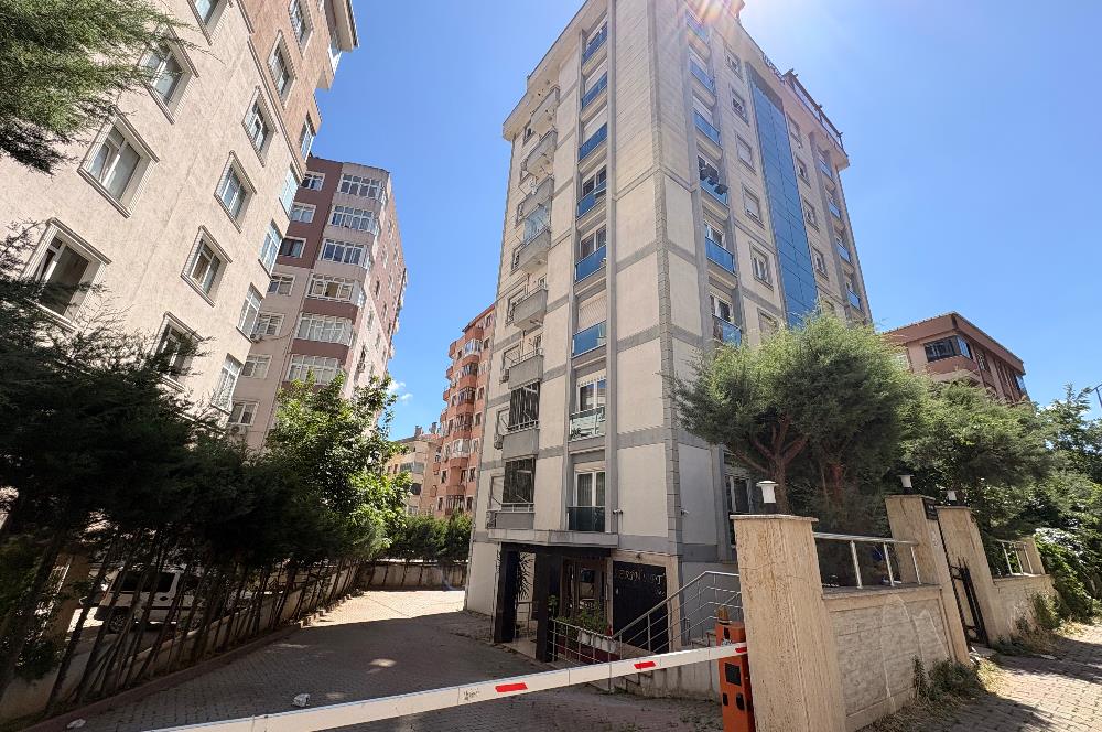 MALTEPE FEYZULLAHTA BAĞDAT CADDDESİME 100 METRE SATILIK GENİŞ 2+1