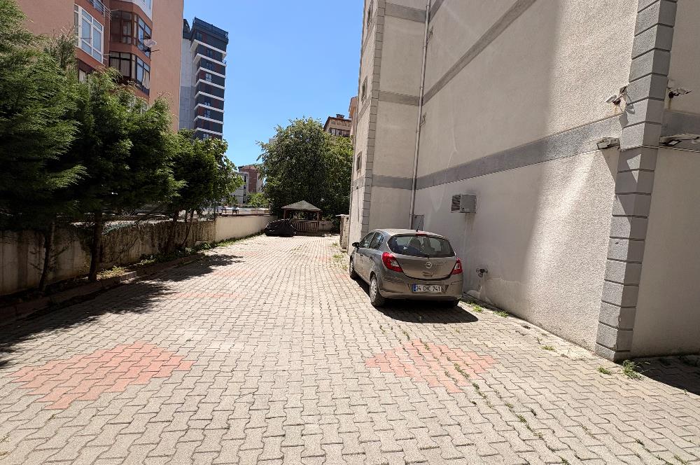 MALTEPE FEYZULLAHTA BAĞDAT CADDDESİME 100 METRE SATILIK GENİŞ 2+1