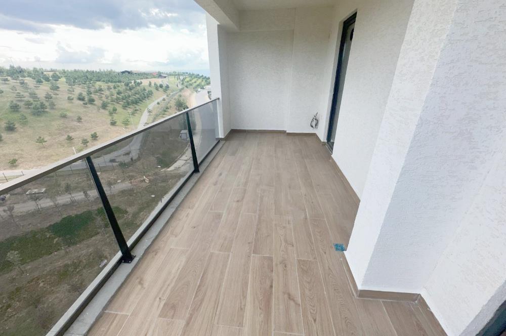 TUZLA FGM GLORİA SİTESİNDE SATILIK 3 + 1 DAİRE ORMAN MANZARALI