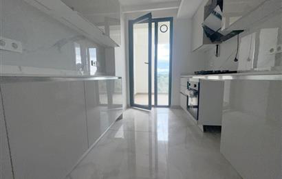 TUZLA FGM GLORİA SİTESİNDE SATILIK 2 + 1 DAİRE ORMAN MANZARALI
