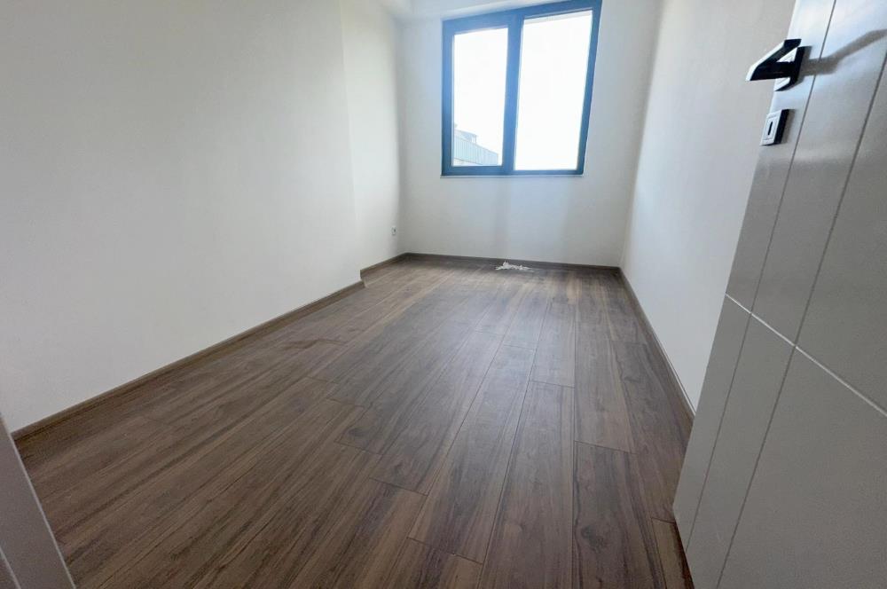 TUZLA FGM GLORİA SİTESİNDE SATILIK 3 + 1 DAİRE ORMAN MANZARALI
