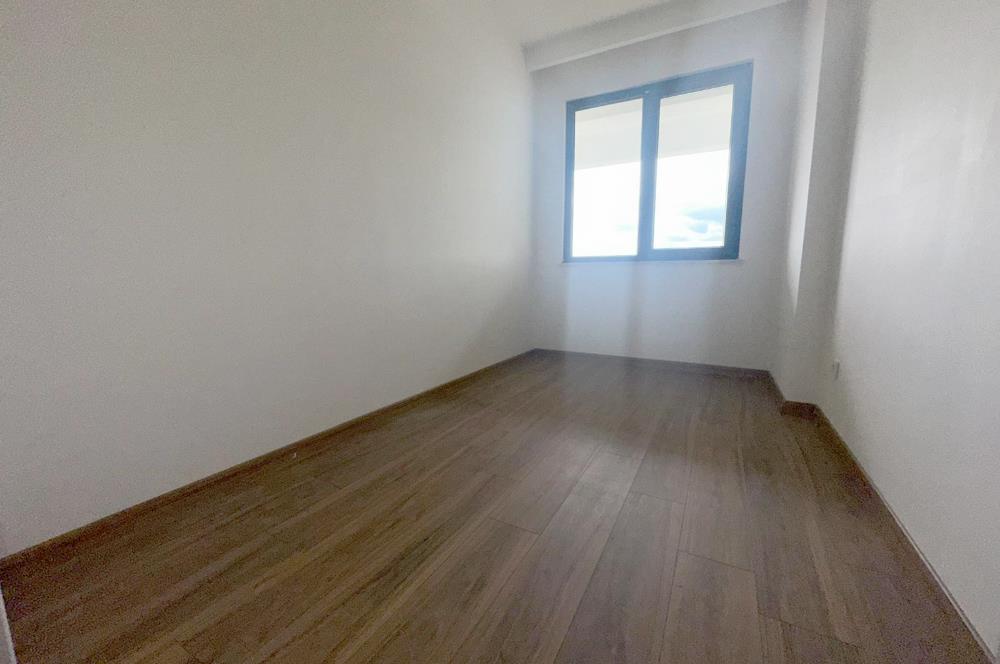 TUZLA FGM GLORİA SİTESİNDE SATILIK 2 + 1 DAİRE ORMAN MANZARALI