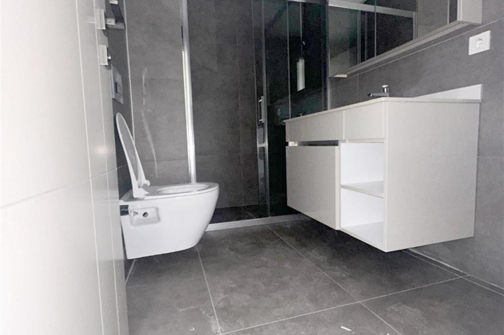 TUZLA FGM GLORİA SİTESİNDE SATILIK 3 + 1 DAİRE ORMAN MANZARALI