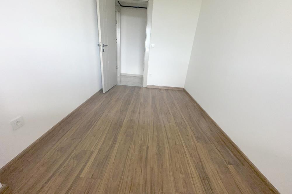 TUZLA FGM GLORİA SİTESİNDE SATILIK 2 + 1 DAİRE ORMAN MANZARALI