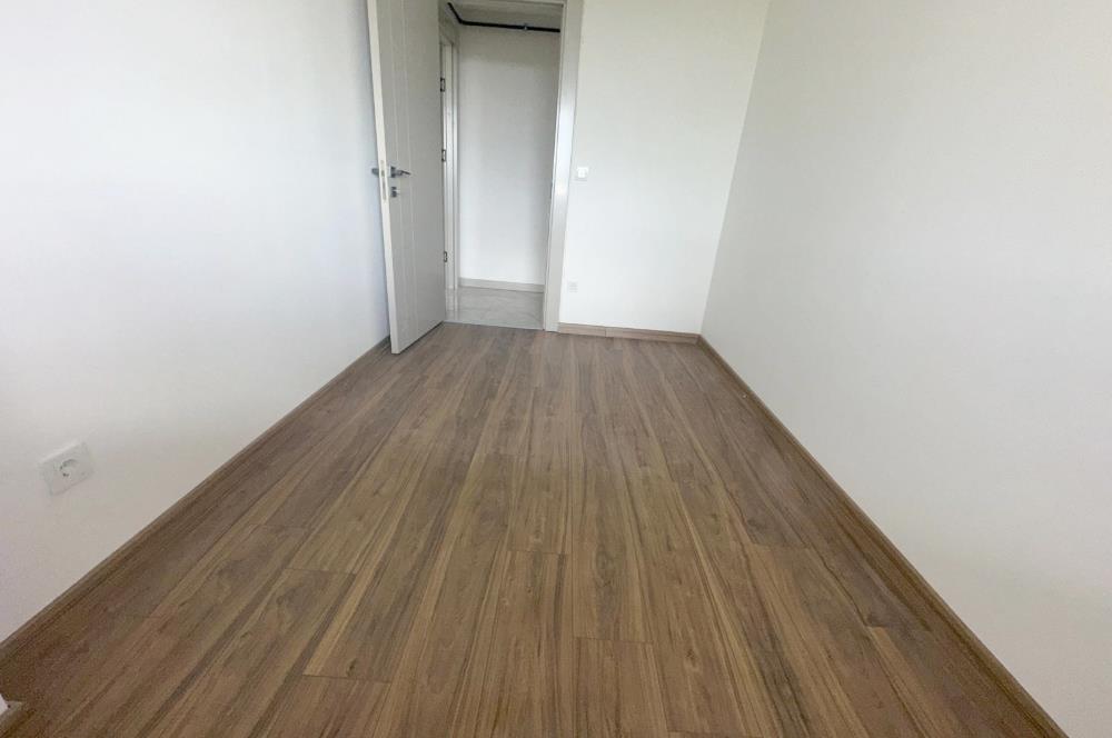 TUZLA FGM GLORİA SİTESİNDE SATILIK 2 + 1 DAİRE ORMAN MANZARALI