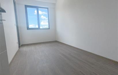 TUZLA FGM GLORİA SİTESİNDE SATILIK 3 + 1 DAİRE ORMAN MANZARALI